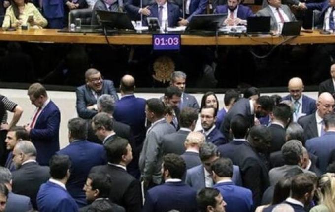 Congresso aprova proposta que cria quatro novas vagas de deputados para SC