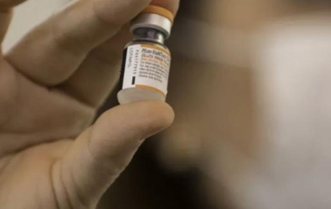 Pais que não vacinaram filhos contra Covid são condenados a pagar até R$ 8,4 mil de multa em SC