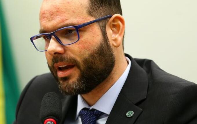 Julgamento de Jorge Seif no TSE é suspenso após voto de relator contra a cassação de mandato