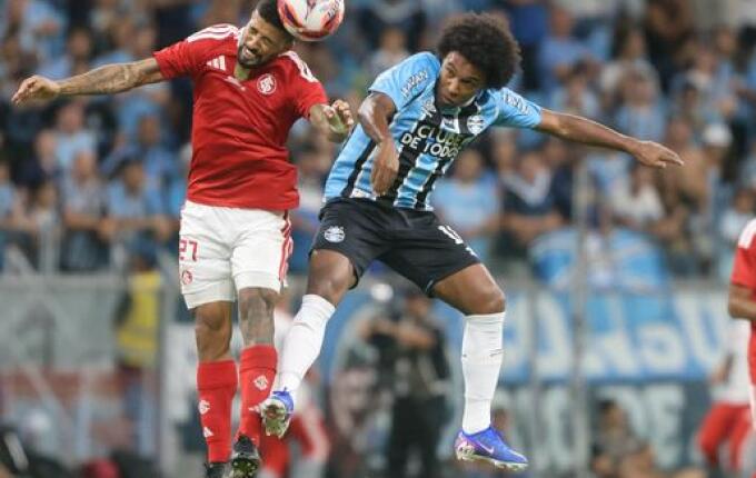 Grêmio bate o Inter na Arena e se aproxima do título do Gauchão
