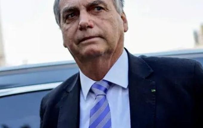 Ex-presidente Jair Bolsonaro é preso a pedido da PF