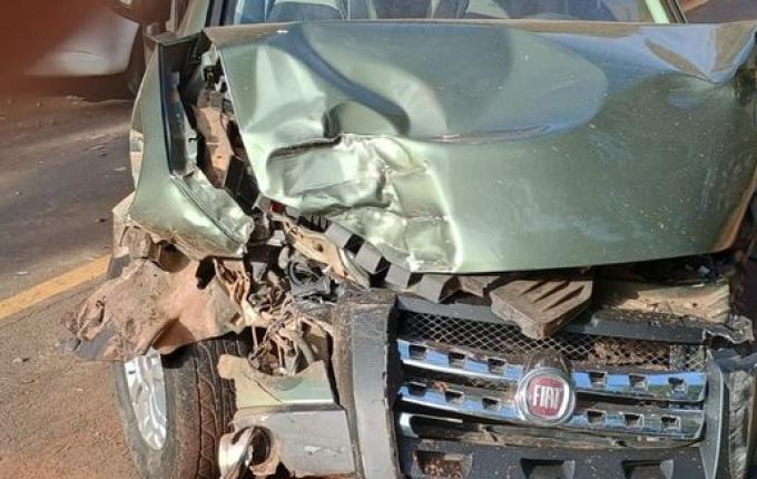 Colisão entre três veículos deixa dois motoristas feridos na SC 283, em Caibi