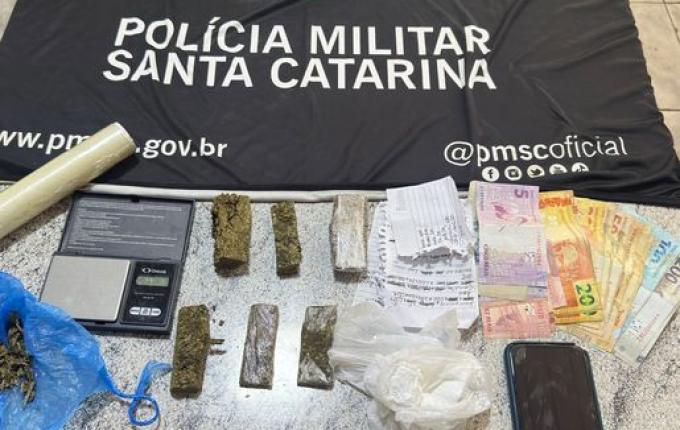 Casal é preso com cocaína e maconha em abordagem na SC-161, em Palma Sola Casal é preso com cocaína