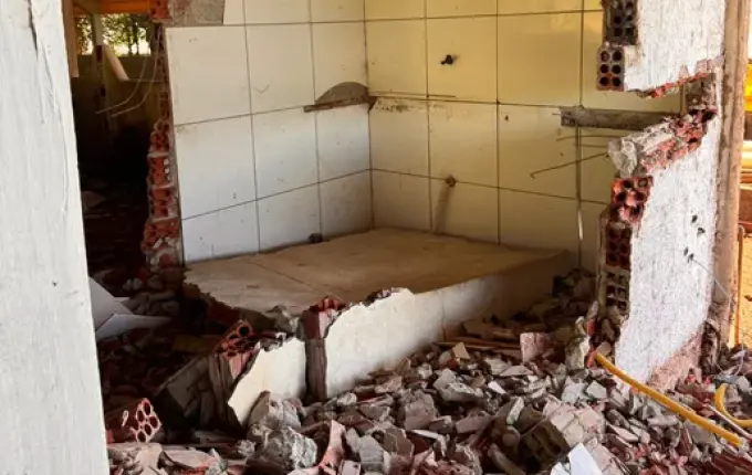 Muro desaba e deixa homem de 68 anos ferido em Descanso