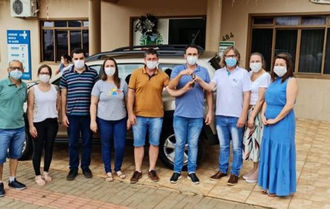 Guarujá do Sul adquire novo veículo para transporte de pacientes