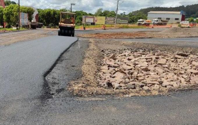 Cenário de obras muda em menos de uma semana no trevo de acesso à São José do Cedro