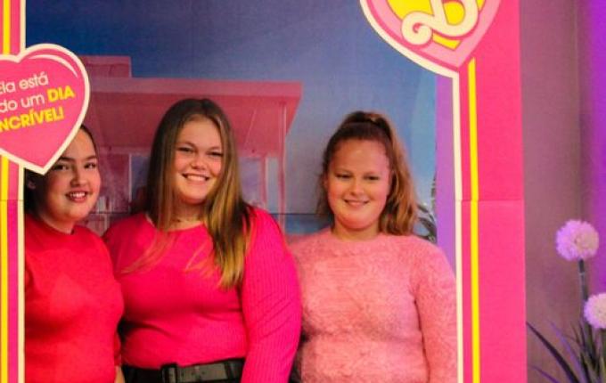 Maior bilheteria do ano ‘Barbie’ segue um fenômeno nos cinemas