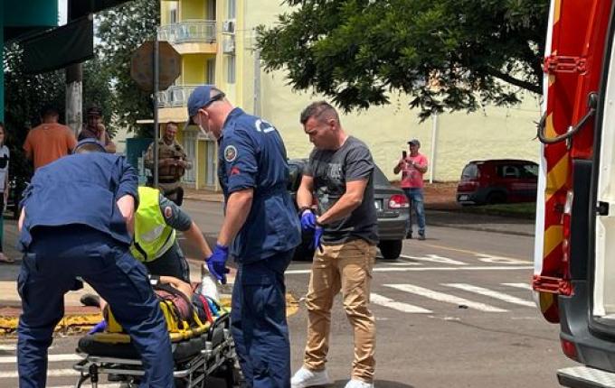 Motociclista fica ferido em colisão contra carro no bairro Sagrado Coração