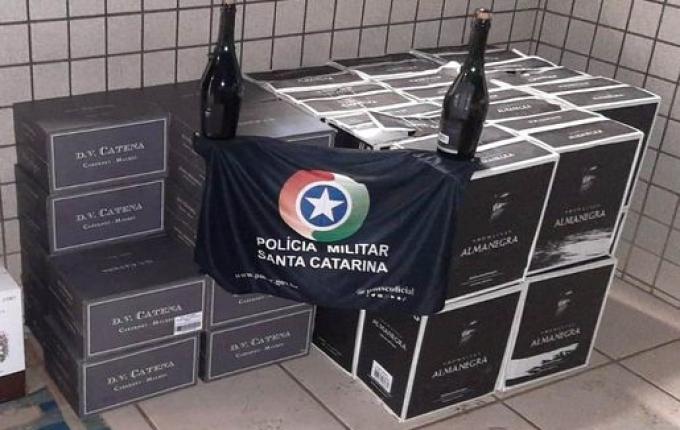 PM apreende 258 garrafas de vinho em rodoviária