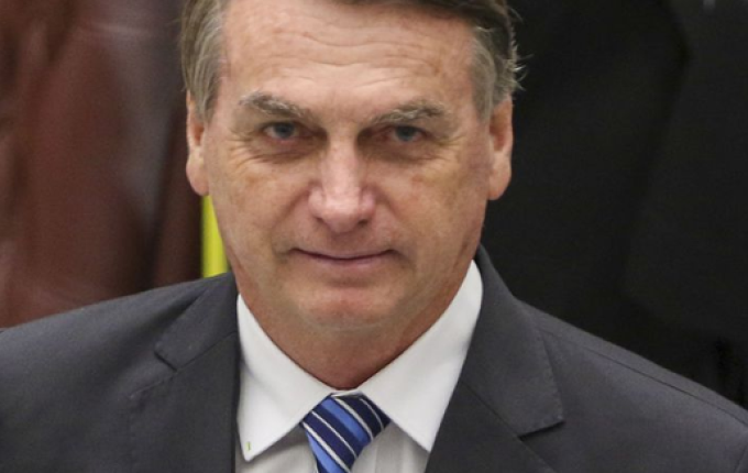 Indulto de Natal decretado por Bolsonaro beneficia militares e agentes de segurança