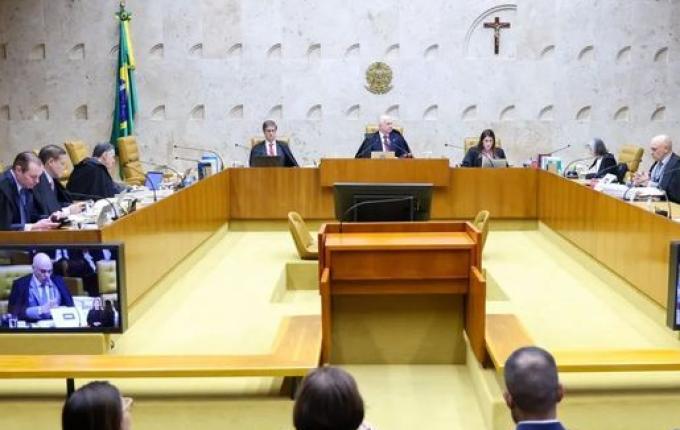 STF suspende julgamento da uberização por 30 dias para análise de ministros