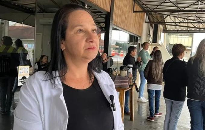 Merendeira que sobreviveu a ataque a creche vira vigilante da unidade