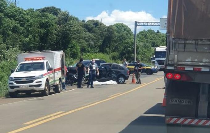 Mulher morre em colisão entre caminhonete e carro na BR-158 em Cunha Porã