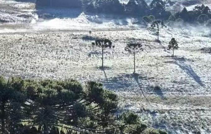 1° amanhecer da primavera tem termômetros perto de 0°C e geada na Serra catarinense