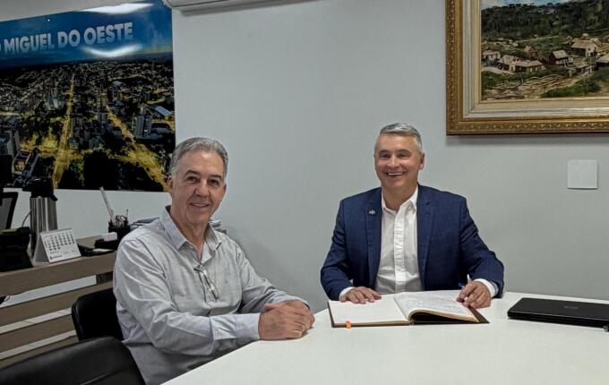 Prefeito retoma o comando da prefeitura de São Miguel do Oeste