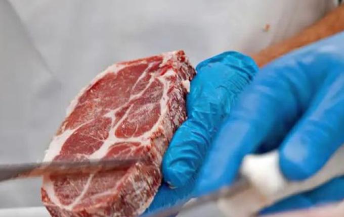 Preço das carnes tem alta de quase 6% em outubro e pressiona inflação de alimentos