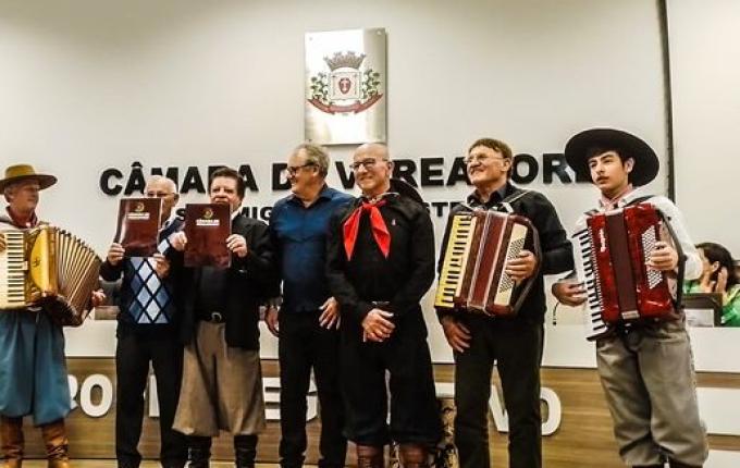 Programa Pampa e Querência recebe homenagem pelos 35 anos de história