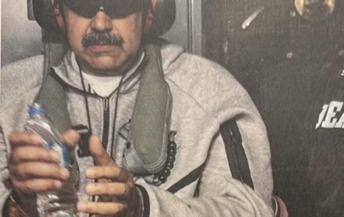 Trump divulga foto de Maduro vendado e aparentemente algemado