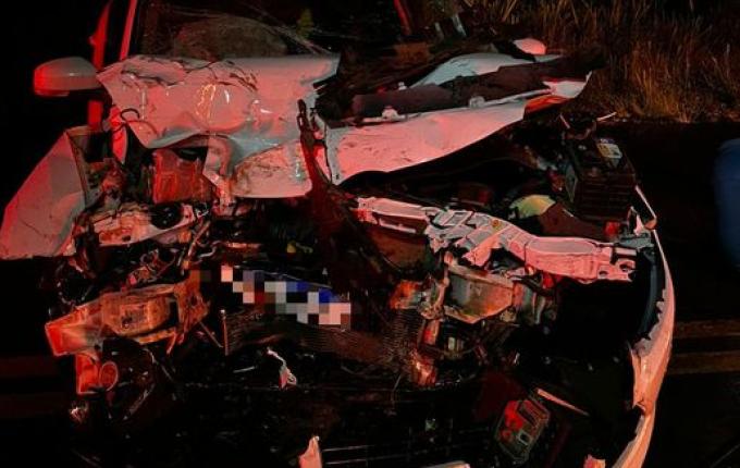 Colisão frontal deixa duas pessoas feridas na SC 496, em Belmonte