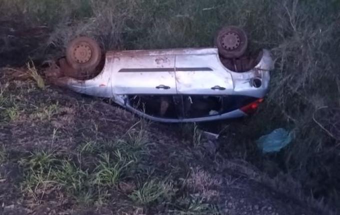 Carro capota na BR-158 e deixa motorista ferido em Cunha Porã