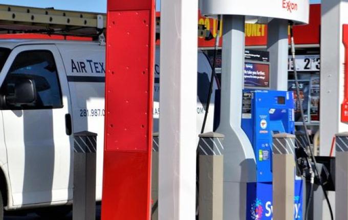 Autorização inédita em SC vai permitir posto de gasolina sem frentistas