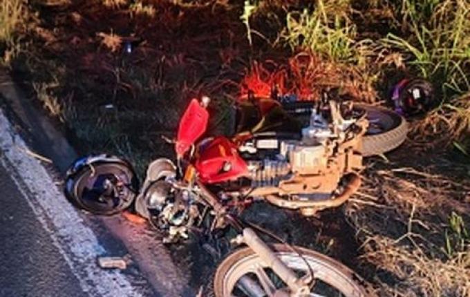Colisão traseira entre moto e caminhão mobiliza bombeiros em Cunha Porã
