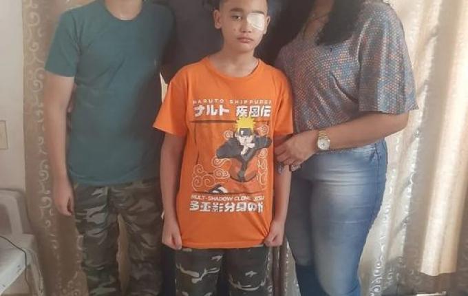 Cirurgia no olho de menino barrado em bloqueio durou quatro horas