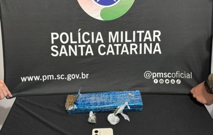 Homem é preso com 800g de maconha em ônibus na BR-163 em SMO