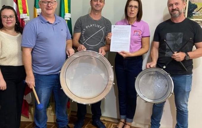 Administração de Descanso reativa Fanfarra Municipal