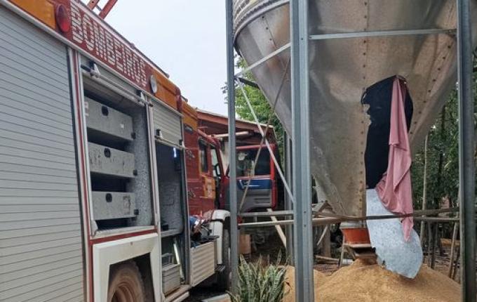 Homem passa mais de 2 horas preso em silo de ração em Riqueza