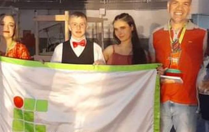 Coreógrafo e Dançarinos de SMOeste conquistam fase Oeste do Festival Dança Catarina