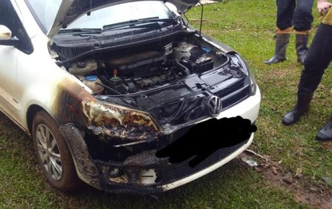 Incêndio danifica residência e veículos no interior de Iporã do Oeste