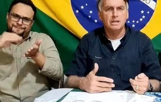 'Cristãos, falem de política hoje para poder falar de Deus amanhã', diz Bolsonaro