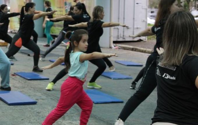 Uceff e Voll Pilates realizam aulão de pilates em São Miguel do Oeste