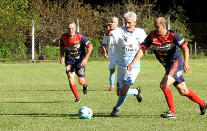 Semifinais do Veterano e Máster tiveram início neste domingo