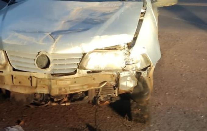 Estrangeiro sem CNH colide carro e recusa bafômetro em São João do Oeste