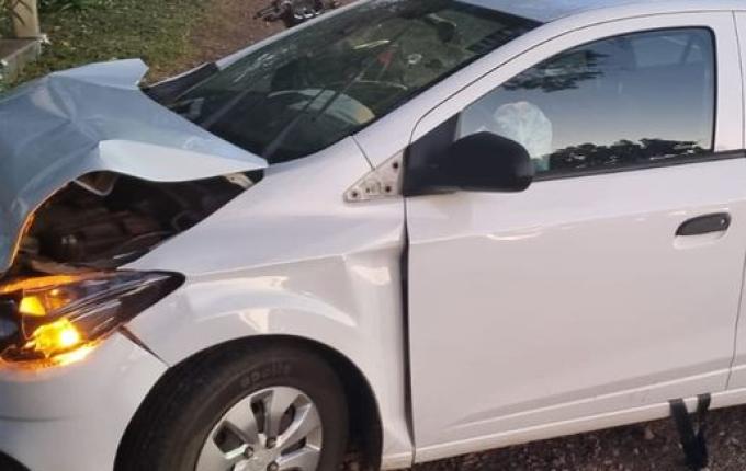 Colisão entre carros mobiliza bombeiros em São João do Oeste