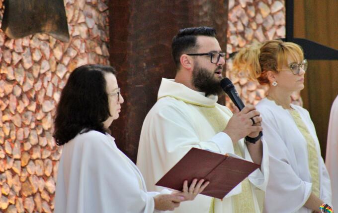 Missa de Lava-Pés abre celebrações do Tríduo Pascal em São Miguel do Oeste