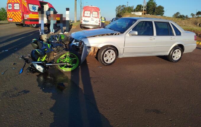 Motociclista fica ferido após colisão com carro em Maravilha