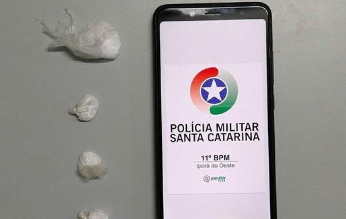 Polícia Militar encontra cocaína com passageiro de táxi em Iporã do Oeste