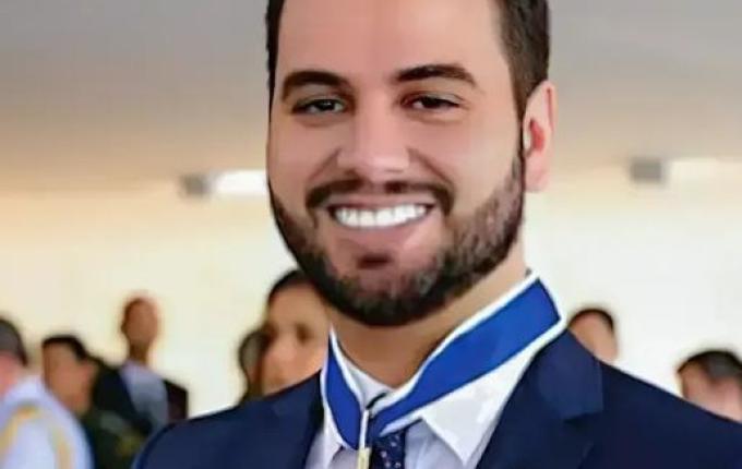 PF prende Filipe Martins, ex-assessor de Bolsonaro, por ordem de Alexandre de Moraes
