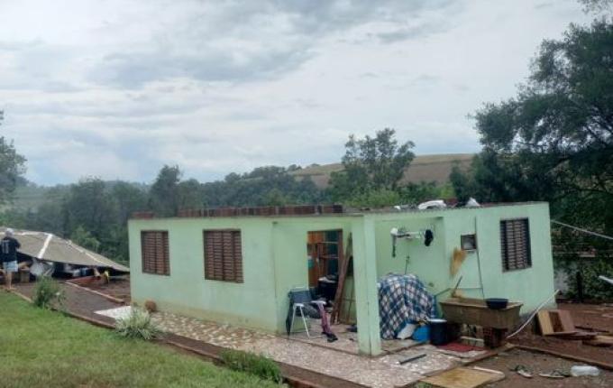 Vendaval causa estragos no interior de Itapiranga