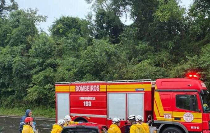 Condutor fica gravemente ferido em acidente na SC-157