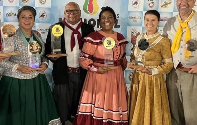Casal de SMOeste conquista segundo lugar nacional em dança de salão xiru