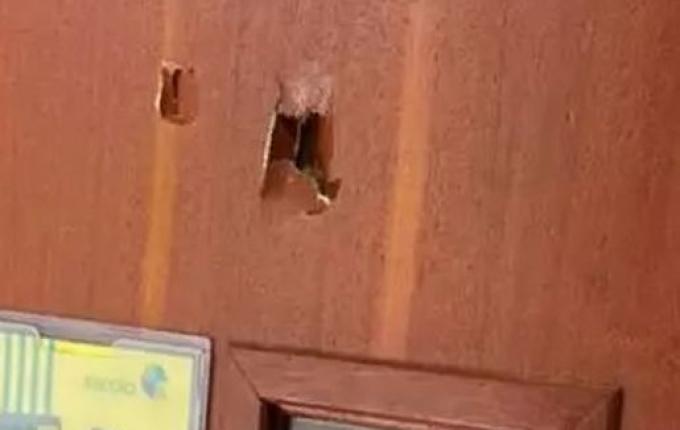 Pai invade escola em SC e soca aluno: ‘achamos que era um massacre’