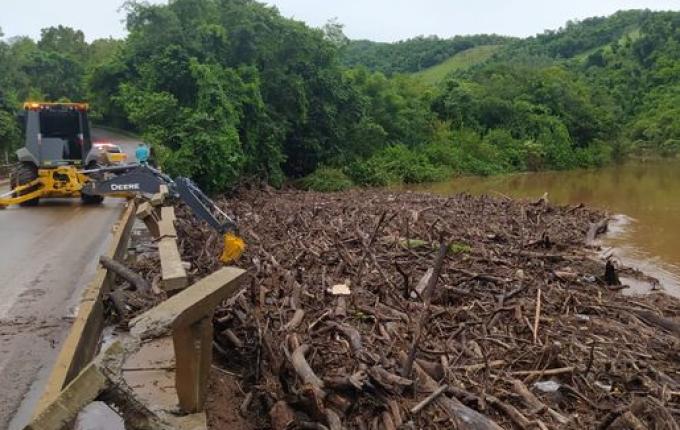 Liberada ponte sobre Rio Sargento na SC-161 entre Romelândia e Flor do Sertão