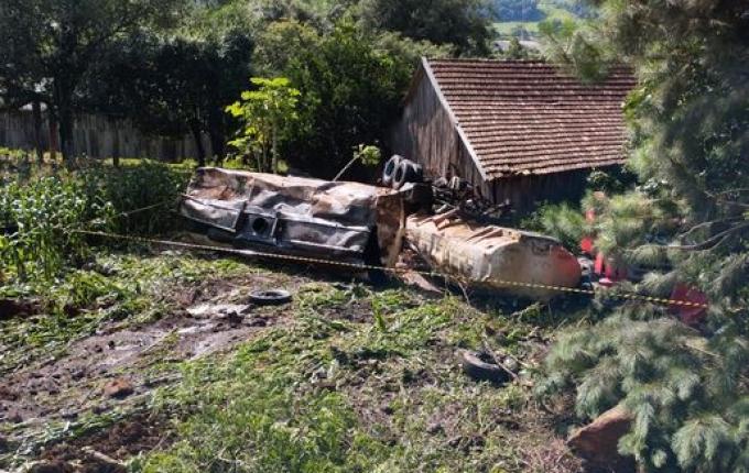 Homem morre em capotamento na "Curva da Morte" da SC 161