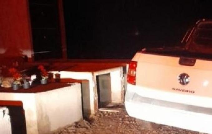 Veículo furtado na praça é encontrado em cemitério do interior