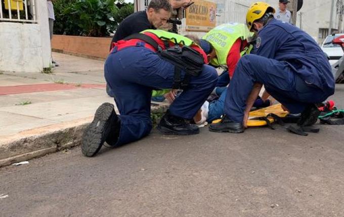 Colisão lateral deixa motociclista ferida em SMOeste