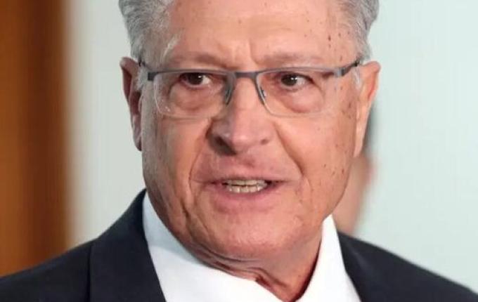 Alckmin recebe empresários de madeireiras e moveleiras de SC com foco no tarifaço